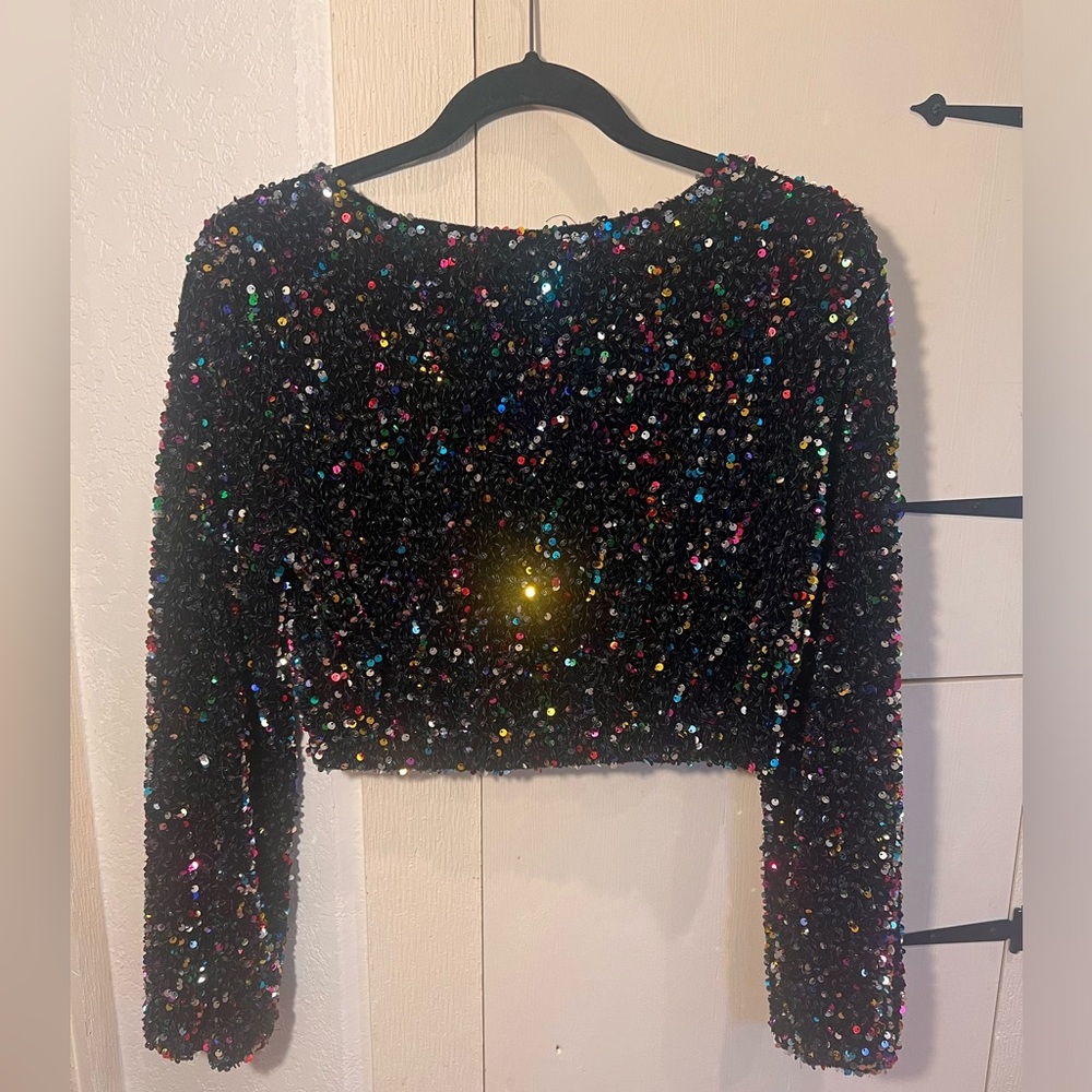 Sequin cropped long sleeve top-small